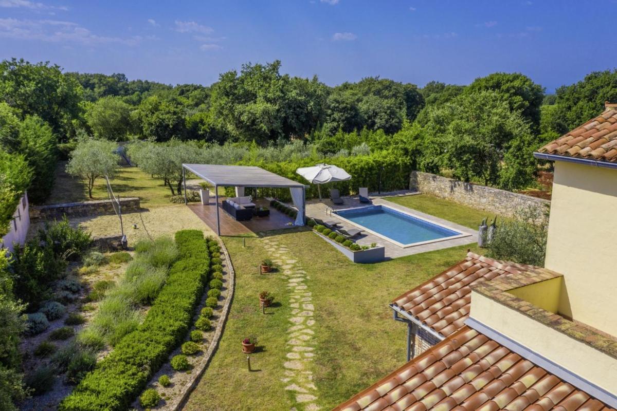 Villa Istria Moderna In Muntic