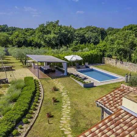 Istria Moderna In Muntic Pula Exterior photo