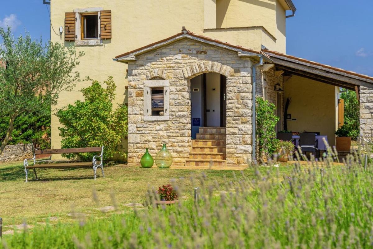 Istria Moderna In Muntic Póla